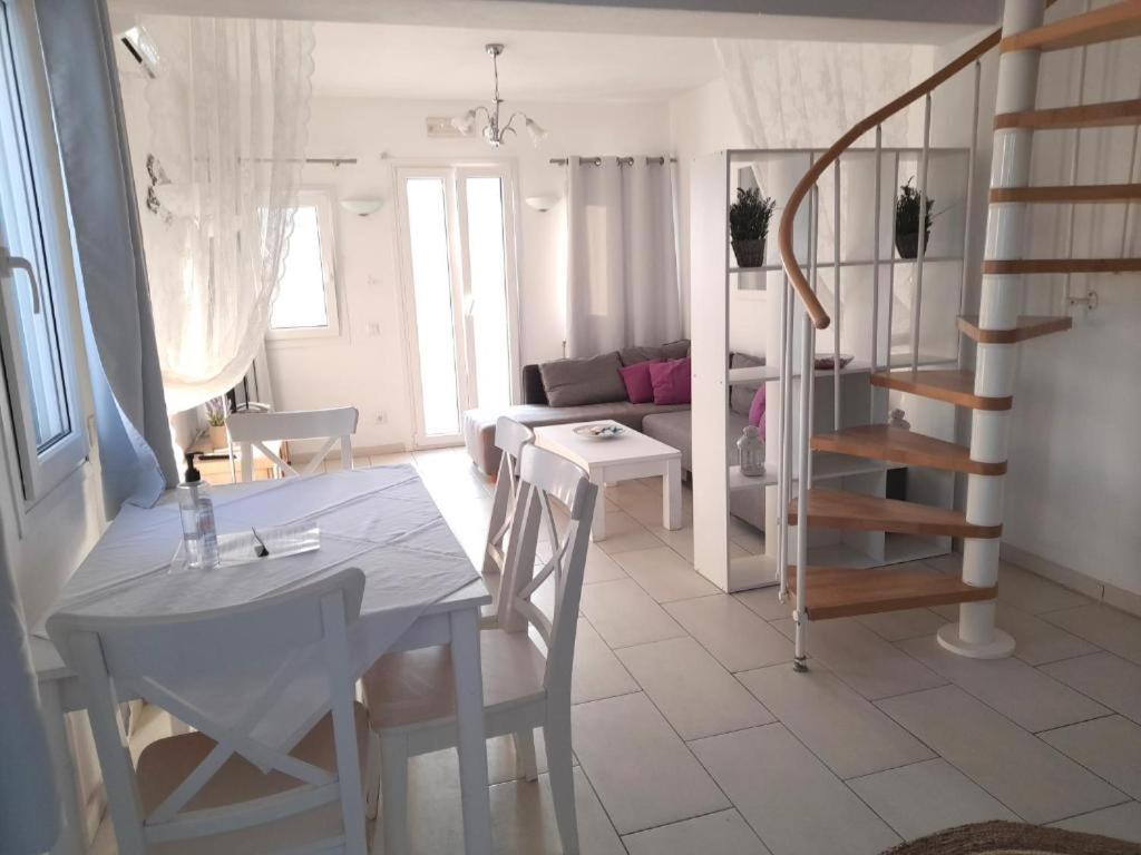 Case de vacanță Sea Paradise - Seaside & Private Jacuzzi